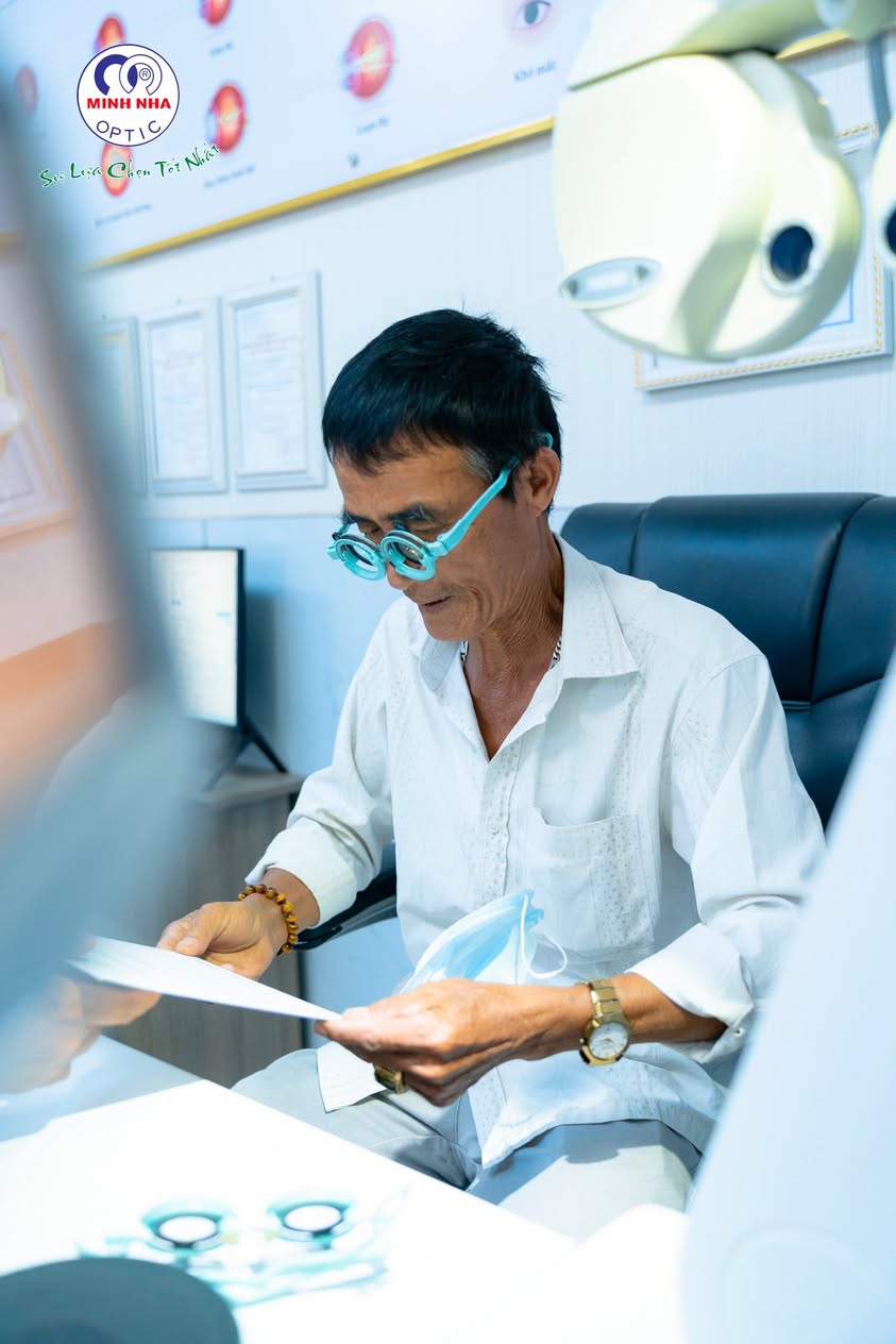 NHỮNG NGÀY CẬN TẾT | MẮT KÍNH MINH NHÃ PHAN THIẾT