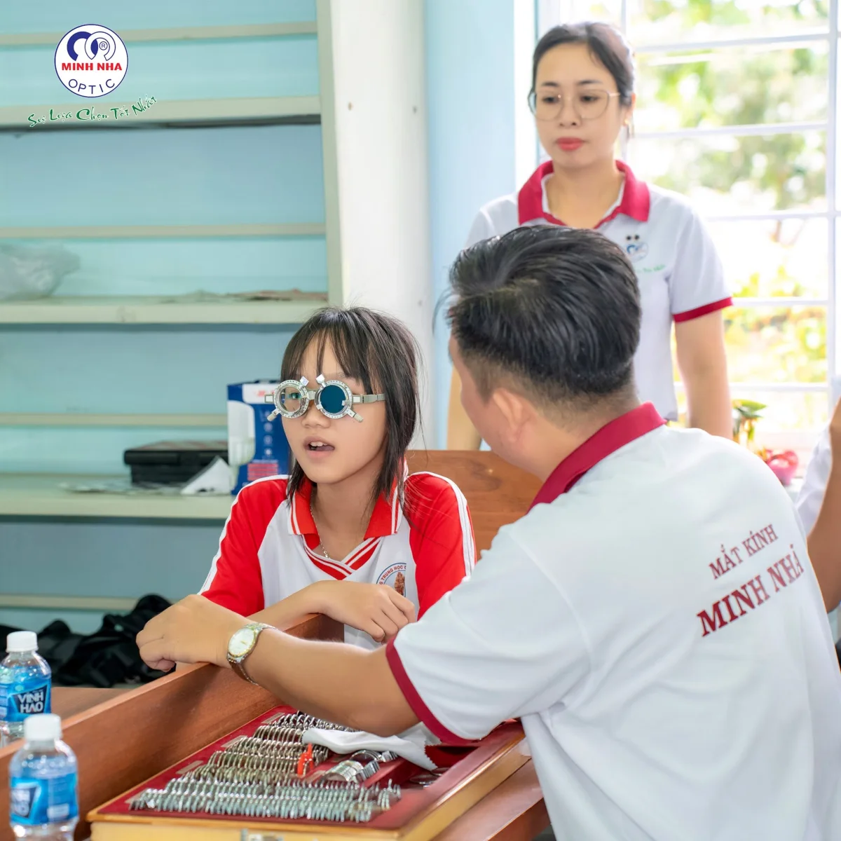 Hành trình tử tế Mắt Kính Minh Nhã 1