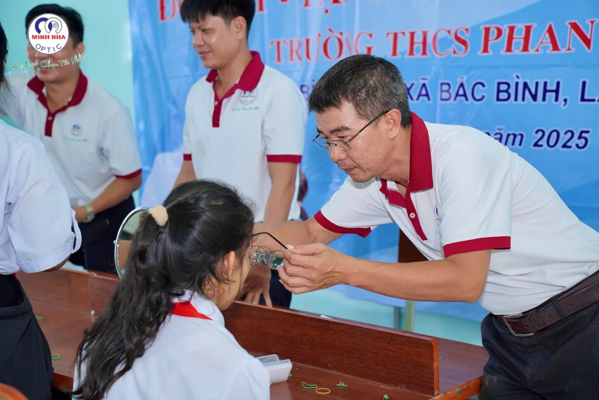 Hành trình tử tế Mắt Kính Minh Nhã 3